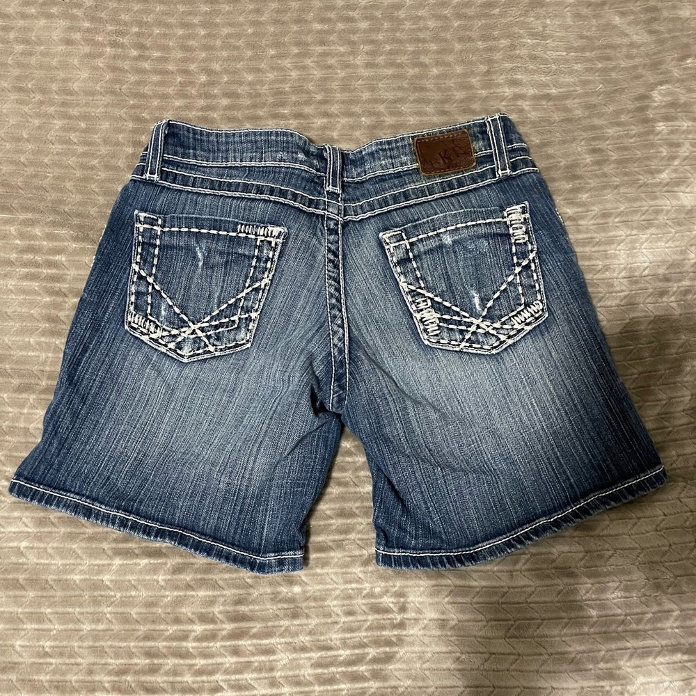 Womens Buckle Stella Denim shorts. Size 26